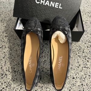 CHANEL Grey/BlackTweed Flats | 37